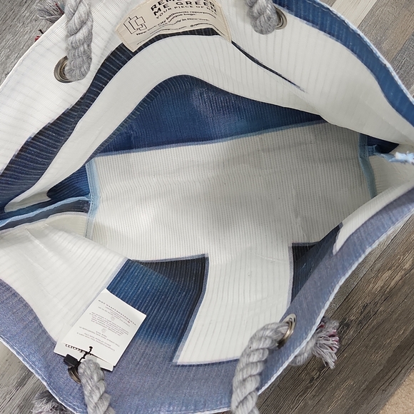 Beach Please ♻️ Tote - Picture 5 of 10